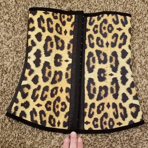 Workout waist trainer